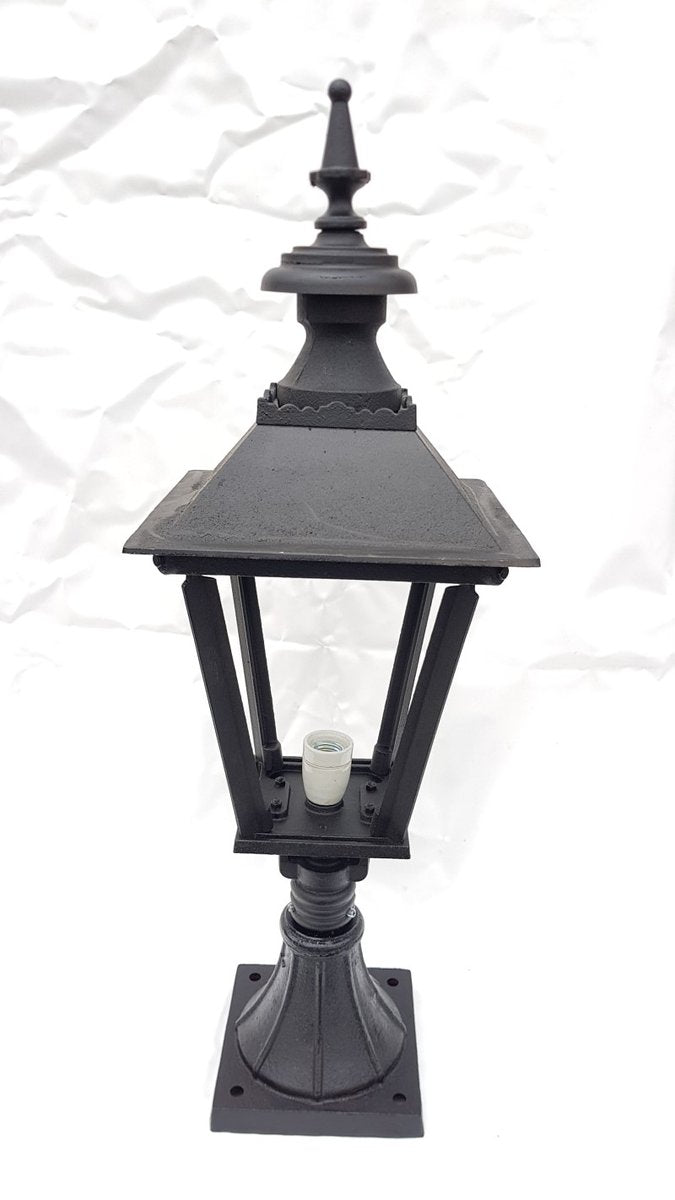 Antique Classic Victorian Cast Iron Pillar Lamp Lantern on Base Outdoor Lamp