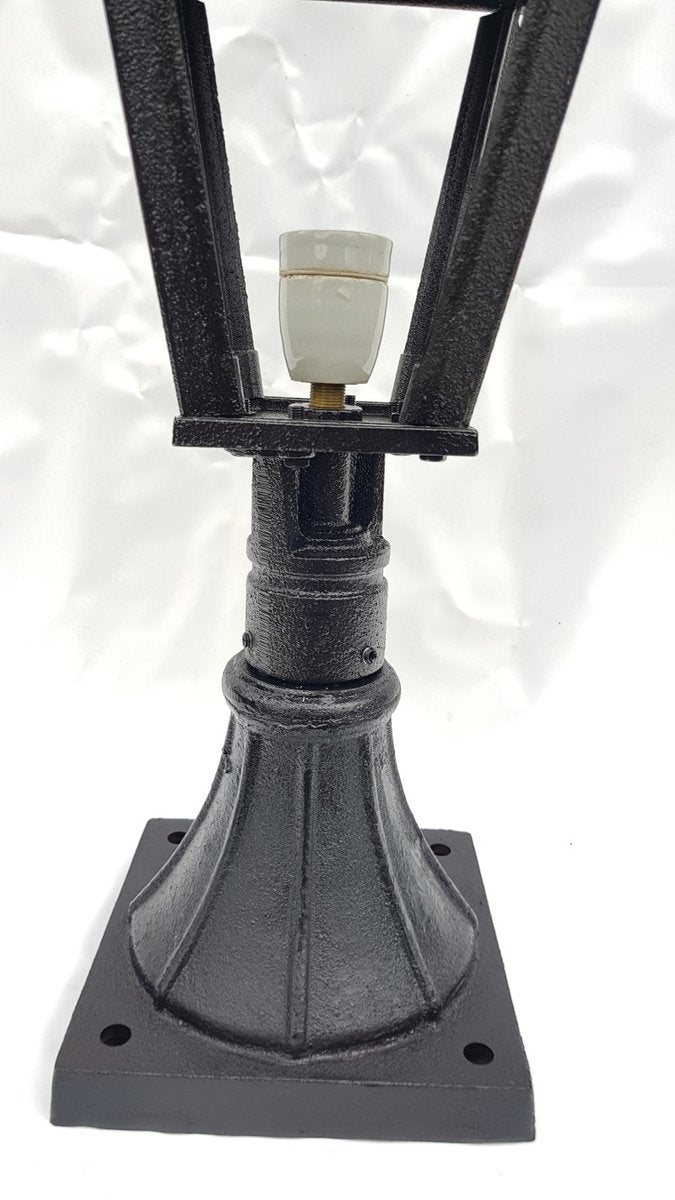 Antique Classic Victorian Cast Iron Pillar Lamp Lantern on Base Outdoor Lamp