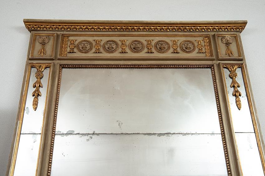 Antique Console Table in Lacquer and Gold