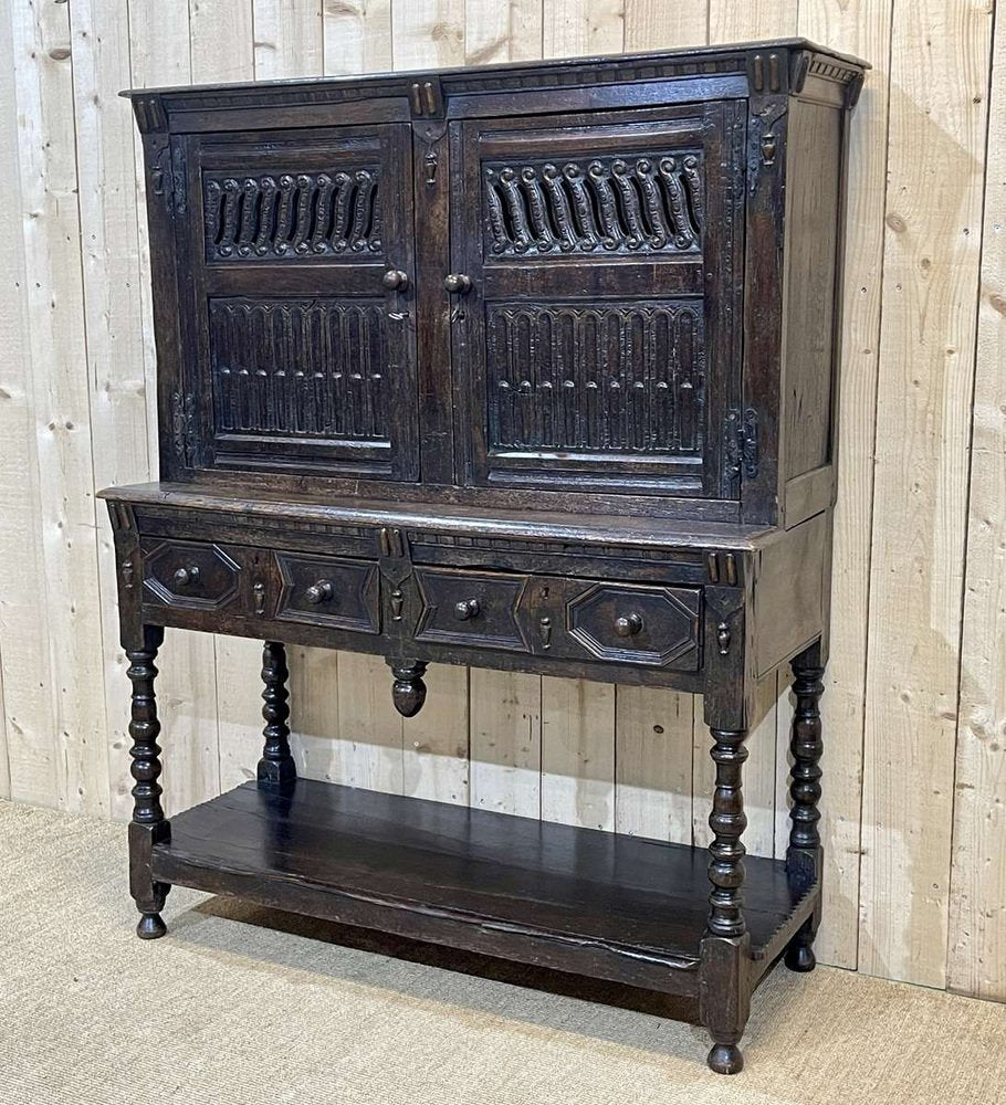 Antique English Credenza in Oak, 1700s