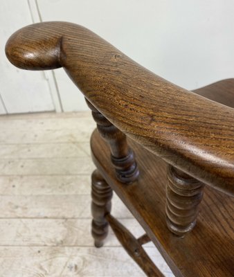 Antique English Elm Wood Windsor Captains Chair, 1900s-WZZ-1282620