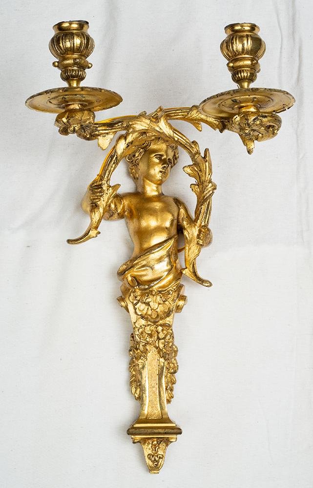 Antique French Napoleon III Sconces in Finely Chiseled Gilded Bronze, 19th Century, Set of 2