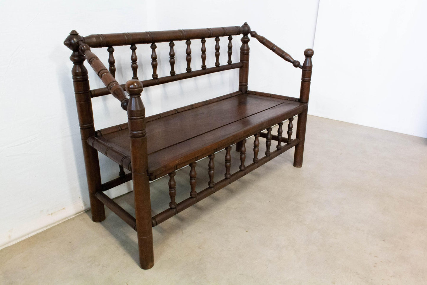 Antique French Provincial Baluster Bench in Turner's Chairs Style