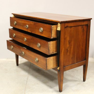 Antique Italian Chest of Drawers in Walnut, 1700s-UMS-1792466