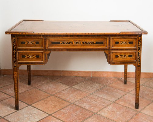 Antique Louis XVI Lombard Desk in Walnut with Maple Inlay Grafts, 18th Century-KKK-1749338