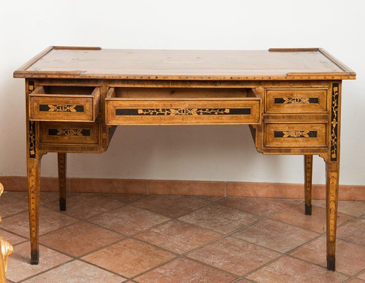 Antique Louis XVI Lombard Desk in Walnut with Maple Inlay Grafts, 18th Century-KKK-1749338