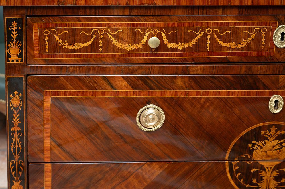 Antique Louis XVI Lombardy Veneto Chest of Drawers in Fine Woods, 18th Century