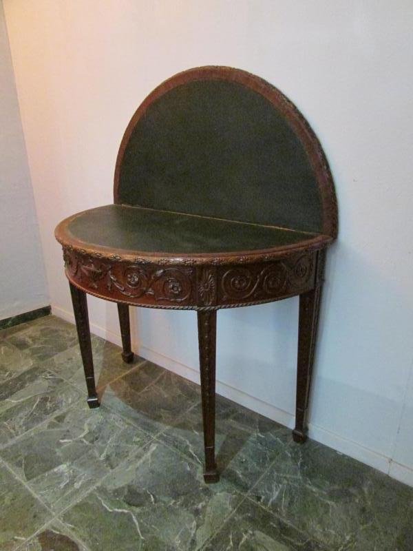 Antique Mahogany Foldable Wall Table in the style of Hepplewhite, 19th Century