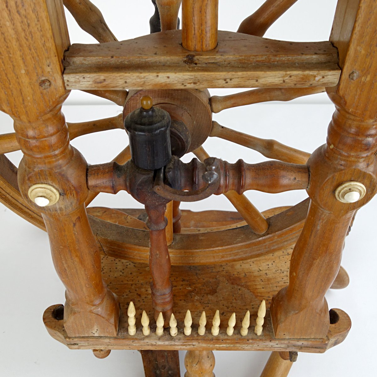 Antique Majestic Spinning Wheel in Ebony Wood