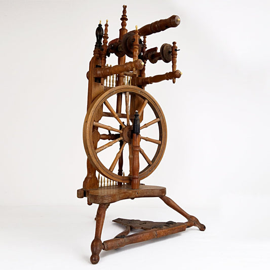 Antique Majestic Spinning Wheel in Ebony Wood