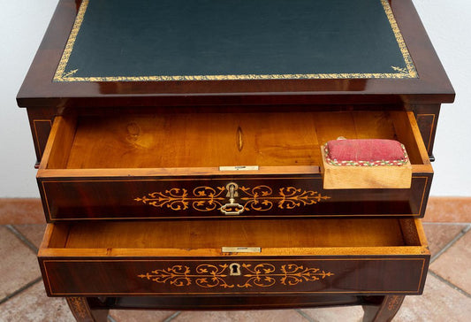 Antique Neapolitan Smith Game Table in Mahogany Feather with Maple Inlays, 19th Century