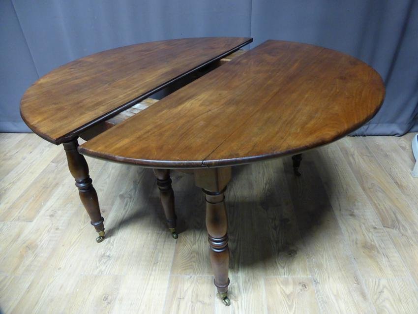 Antique XIX Mahogany Extendable Table