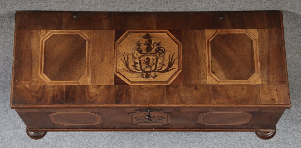 Antqiue Baroque Chest in Walnut, 1750