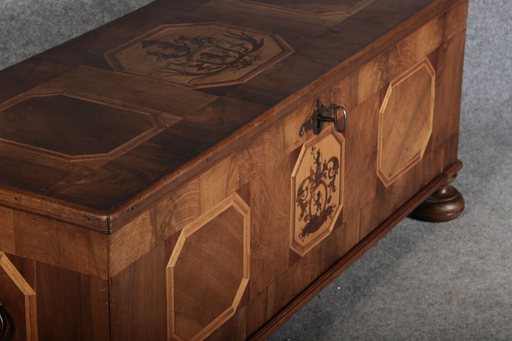 Antqiue Baroque Chest in Walnut, 1750