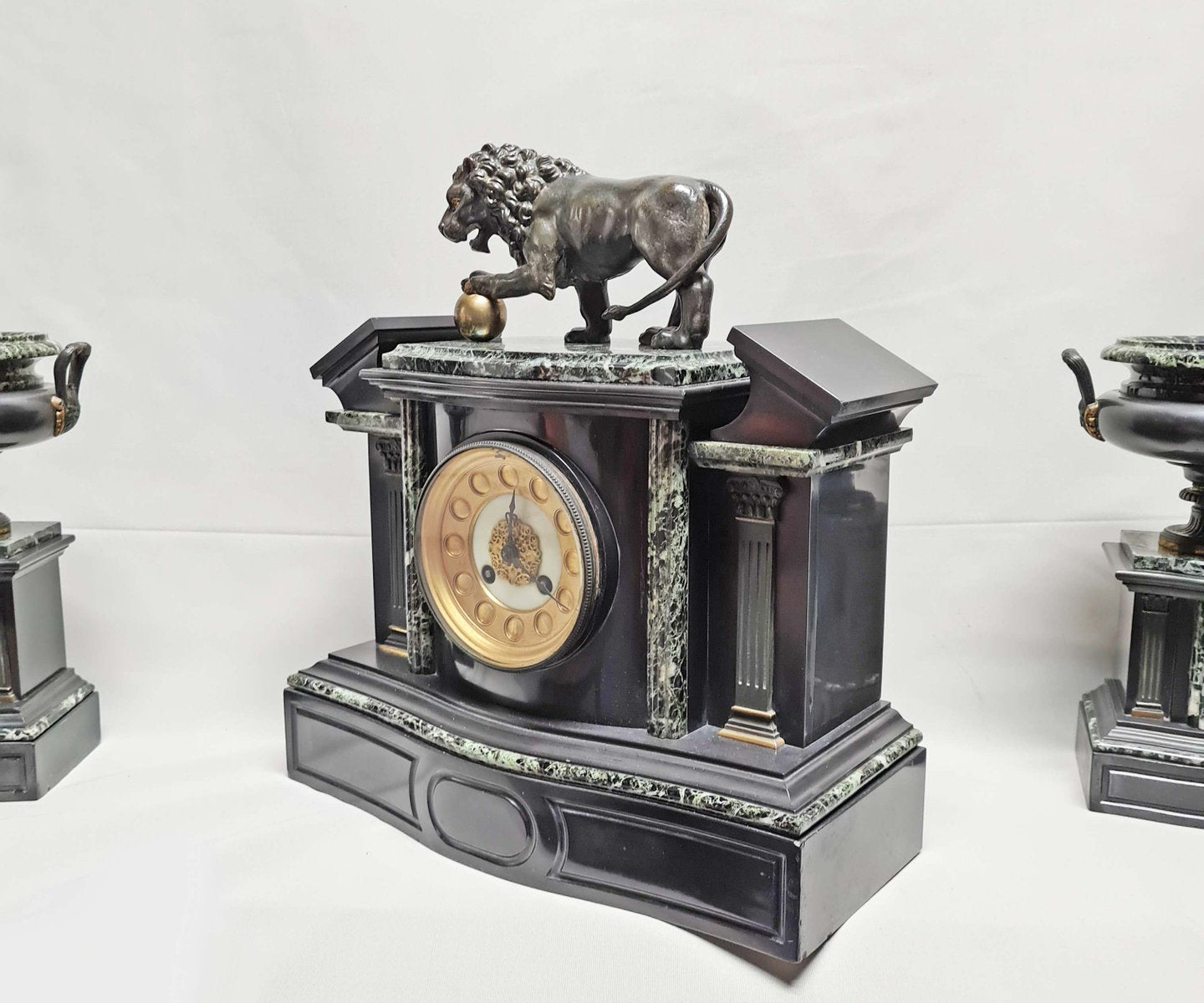 Architectural Clock Depicting Medici Lion & Cassolettes in Bronze, Set of 3