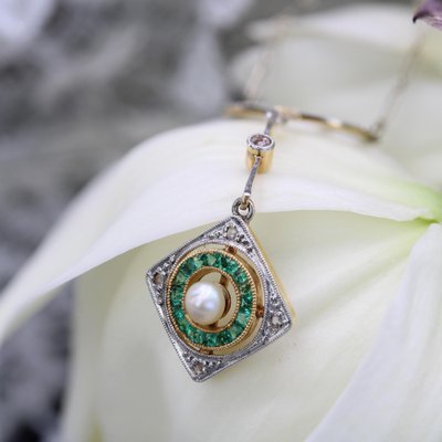 Art Deco 18 Karat Yellow and White Gold Pendant Necklace with Emerald, Diamonds and Fine Pearl, 1920s-OLU-1757419