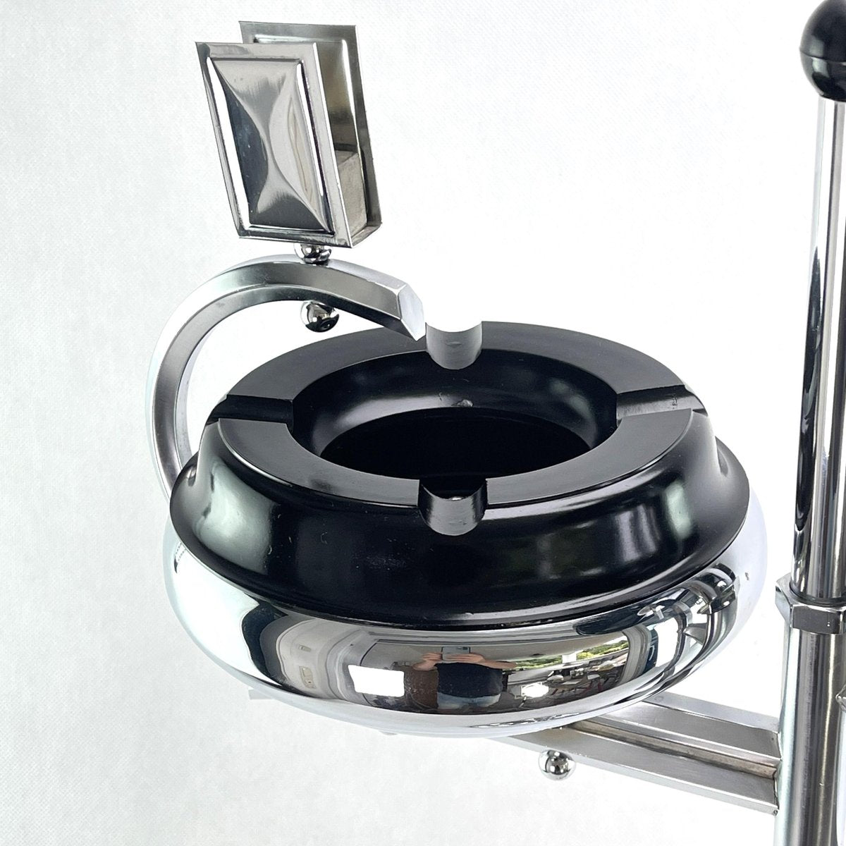 Art Deco Ashtray Stand in Chrome and Bakelite attributed to Demeyere, Belgium, 1930s