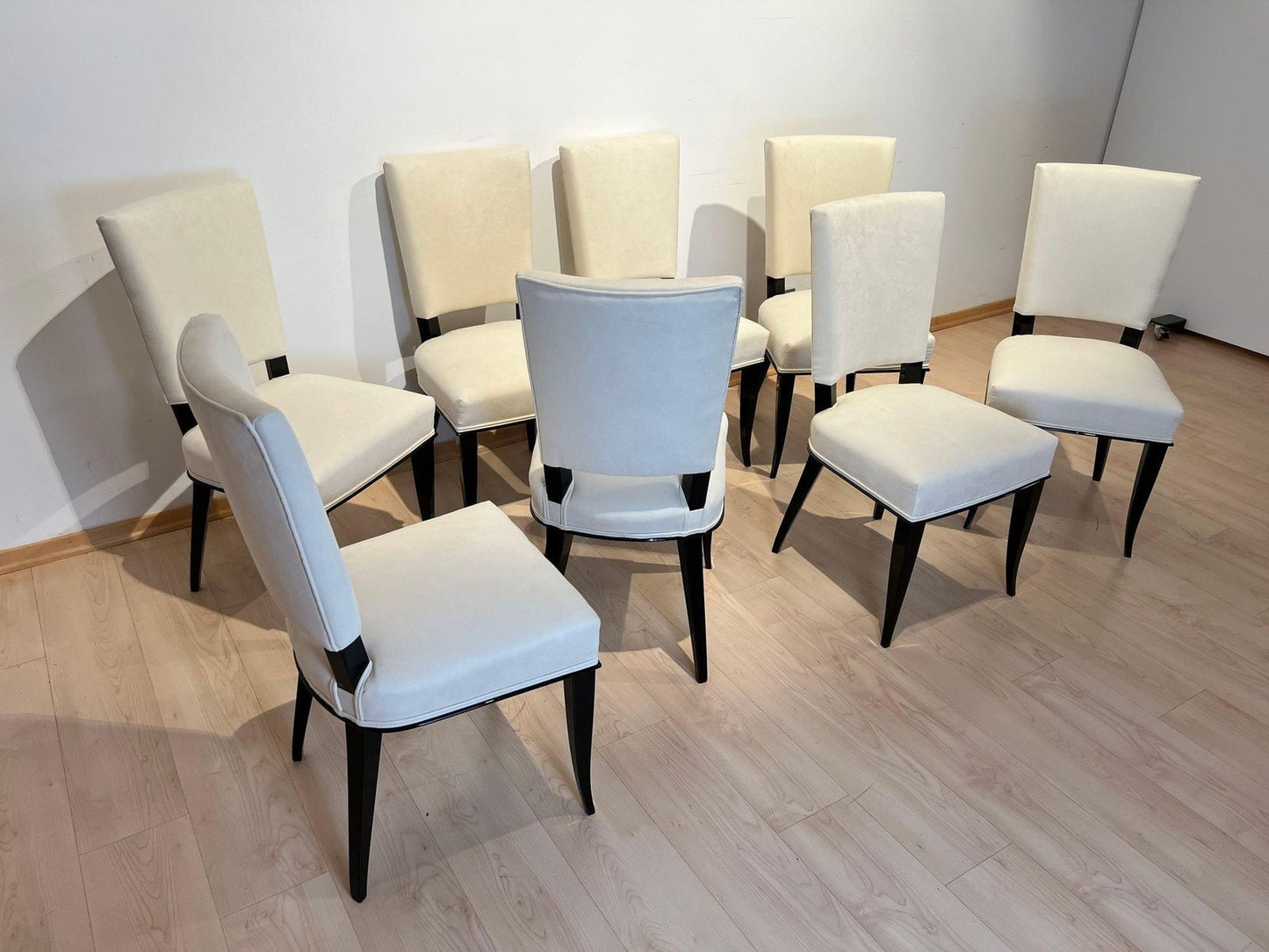 Art Deco Chairs in Black Lacquer in Cream Velour, France, 1930s, Set of 8