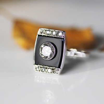 Art Deco Diamond Onyx Platinum Ring, 1930s-OLU-2042371