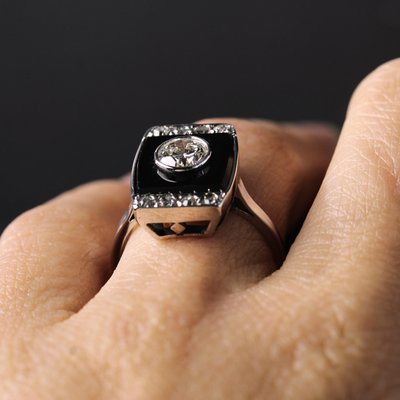 Art Deco Diamond Onyx Platinum Ring, 1930s-OLU-2042371