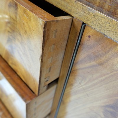 Art Deco Display Cabinet in Walnut Veneer, 1930-NYF-2019100