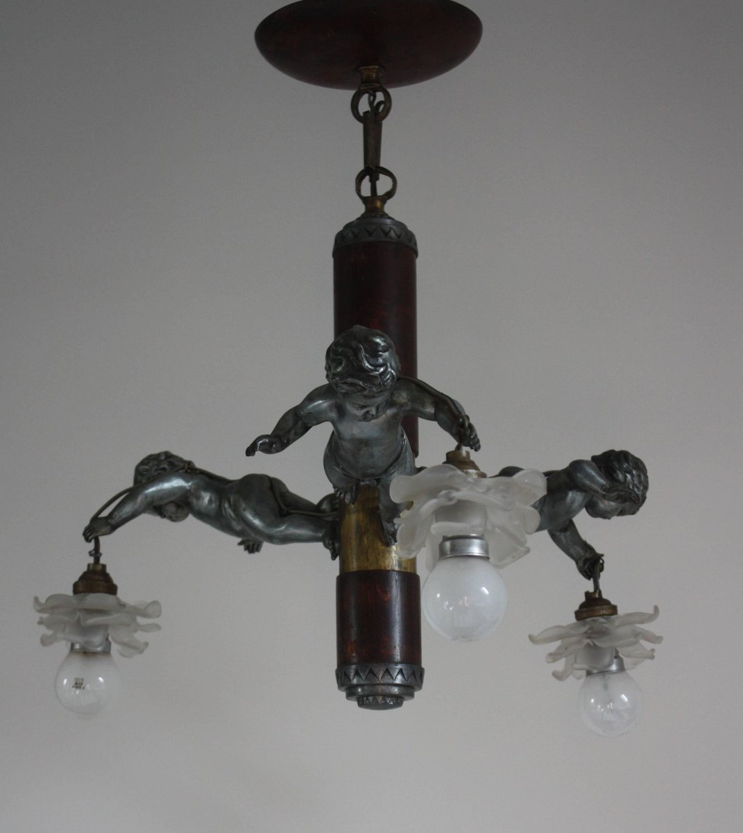 Art Deco French 3-Light Cherub Chandelier, 1920s