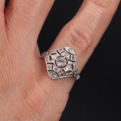 Art Deco French Diamond 18 Karat White Gold Platinum Ring, 1920s-OLU-1073715