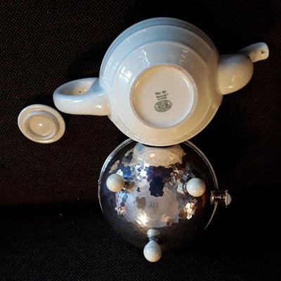 Art Deco German Cream White Porcelain Silver Plated Insulated Metal Coat with Cream White Bakelite Feet Spherical Tea Toan from WMF, 1930s-HOI-1335647