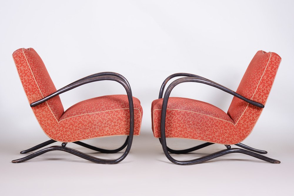 Art Deco Model H-269 Lounge Chairs in Beech and Red Upholstery attributed to Jindřich Halabala for Up Závody, Former Czechoslovakia, 1930s, Set of 2