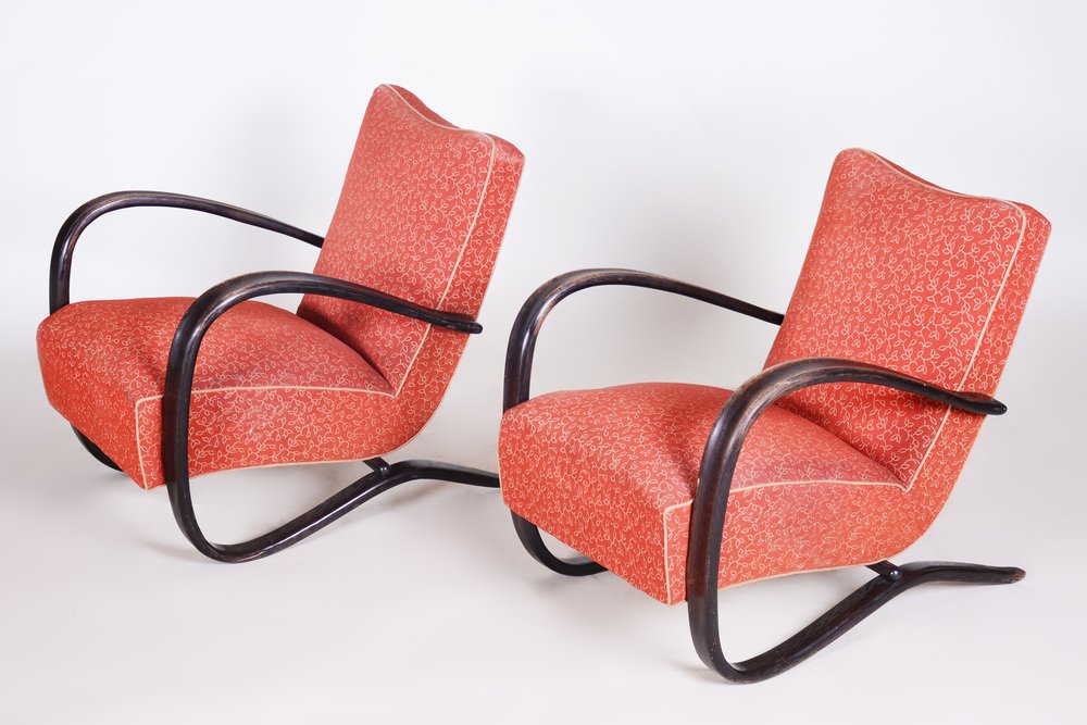 Art Deco Model H-269 Lounge Chairs in Beech and Red Upholstery attributed to Jindřich Halabala for Up Závody, Former Czechoslovakia, 1930s, Set of 2