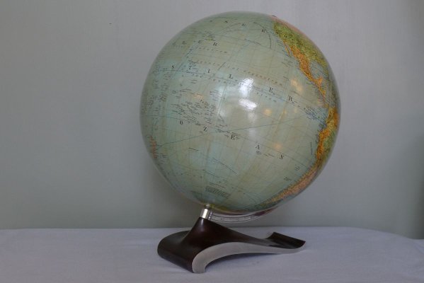 Art Deco Streamline 34 cm Globe on Wave Base from Columbus Oestergaard, 1950s-VRE-764066