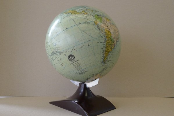 Art Deco Streamline Globe on Bakelite Stand from JRO Verlag, 1950s-VRE-592335