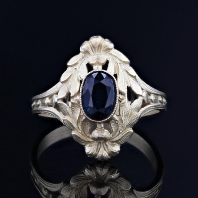 Art Nouveau 18 Karat Yellow Gold Ring with Sapphire, 1890s-OLU-1817128