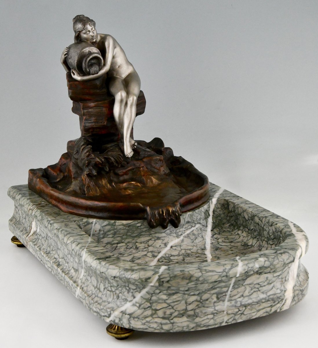 Art Nouveau Bronze Sculptural Tray or Indoor Fountain with Seated Nude Holding a Vase by Suzanne Bizard, France, 1900