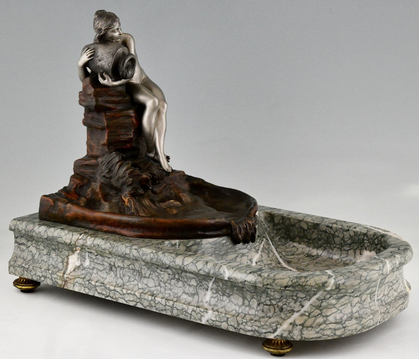 Art Nouveau Bronze Sculptural Tray or Indoor Fountain with Seated Nude Holding a Vase by Suzanne Bizard, France, 1900