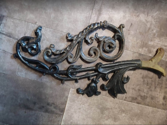 Art Nouveau Cast Iron Arm with Flowers for a Lantern