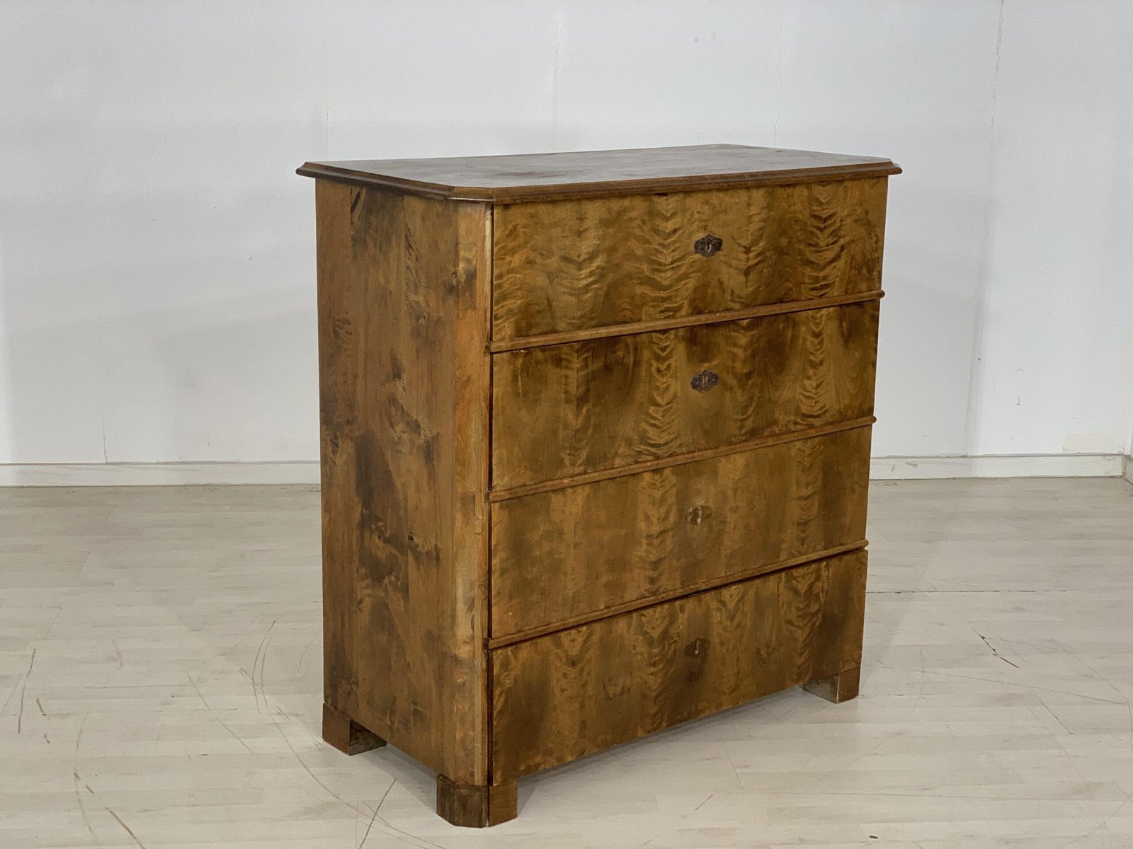 Art Noveau Chest of Drawers