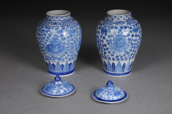 Asian Lidded Vases in Porcelain, 20th Century, Set of 2-FLW-1765793