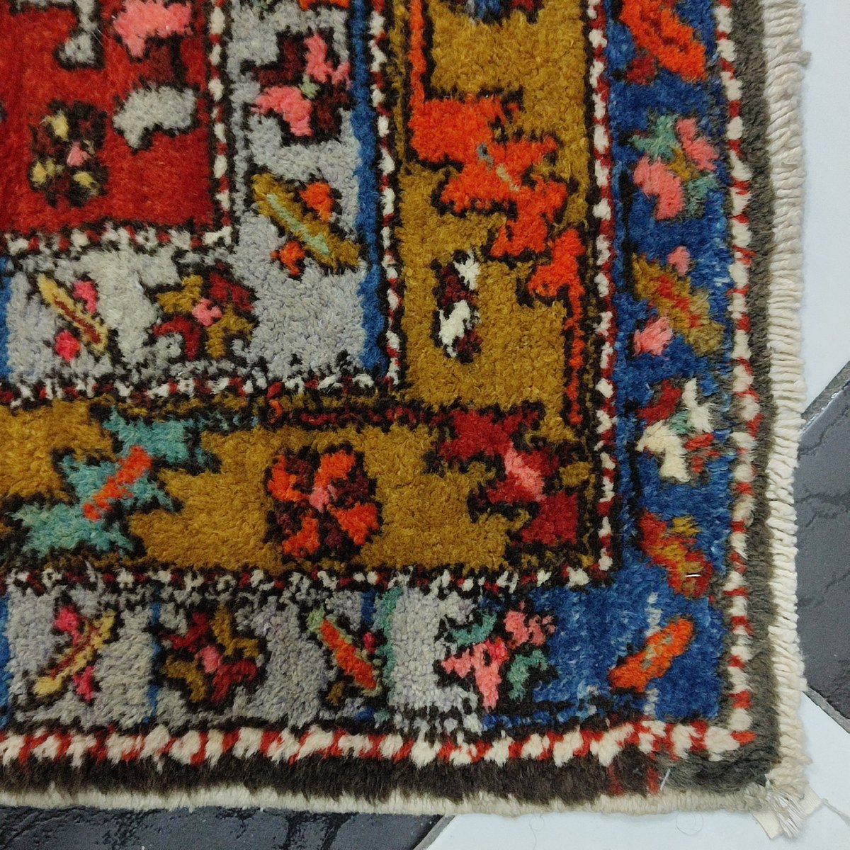 Azerbaijan Runner Rug with 3 Geometric Medallions, 1950s