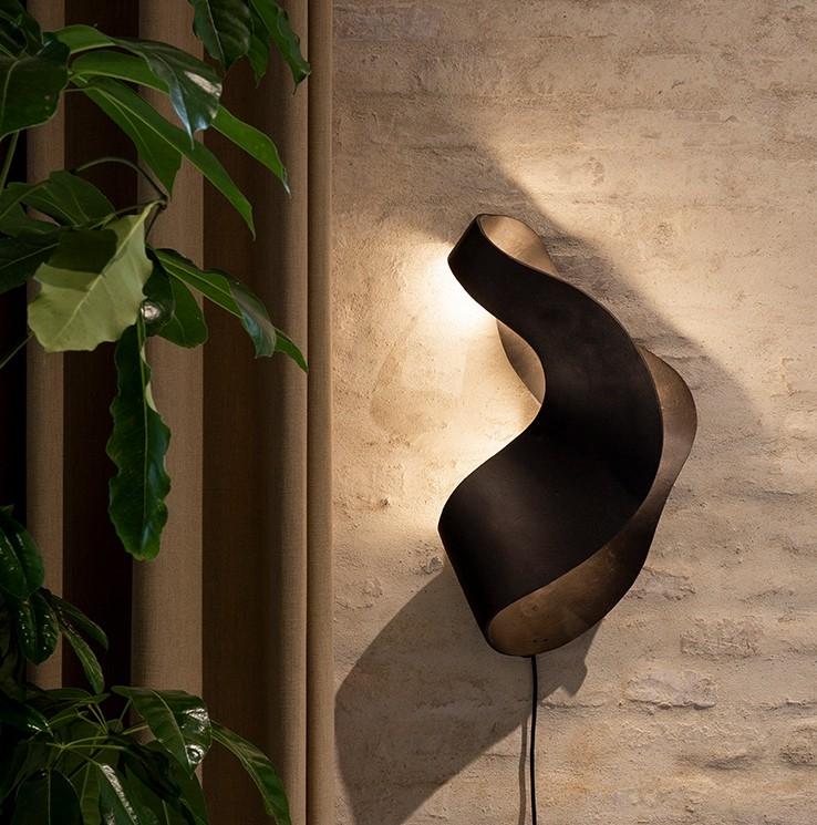 Ferm Living Oyster Wall Lamp Black