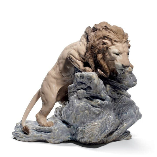 Lion Pouncing Figurine by Lladró