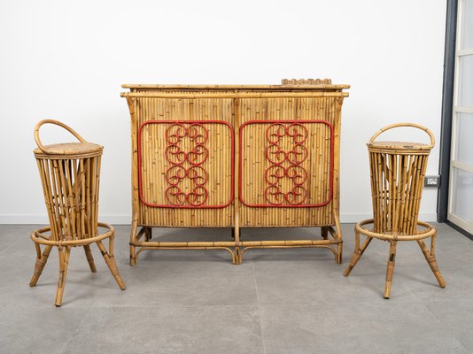 Bamboo and Rattan Cabinet Bar with Stools attributed to Tito Agnoli, Italy, 1950s, Set of 3-LYQ-1804953