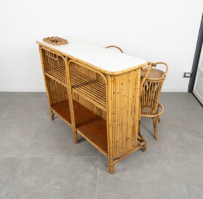 Bamboo and Rattan Cabinet Bar with Stools attributed to Tito Agnoli, Italy, 1950s, Set of 3-LYQ-1804953