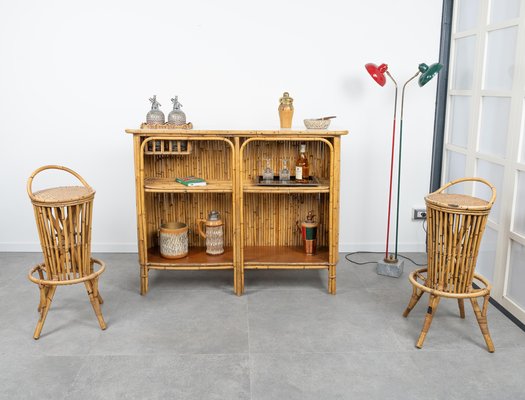 Bamboo and Rattan Cabinet Bar with Stools attributed to Tito Agnoli, Italy, 1950s, Set of 3-LYQ-1804953