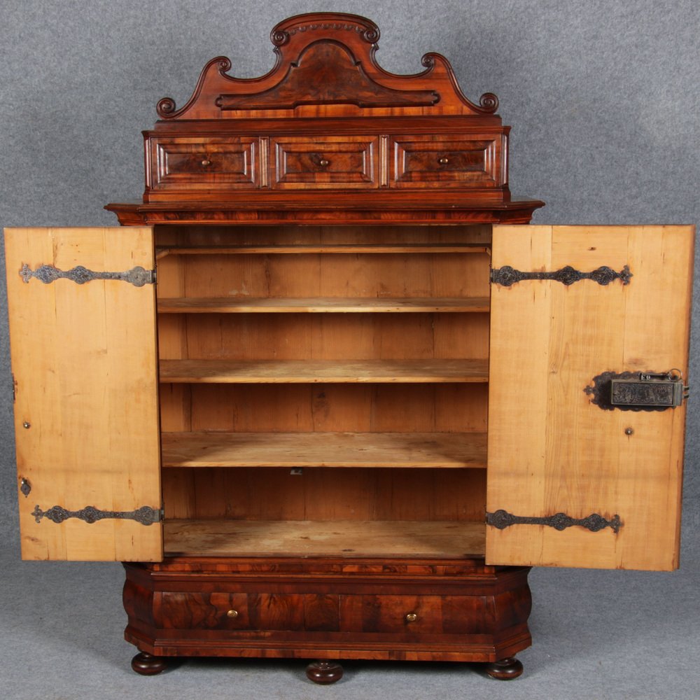 Baroque Cabinet in Walnut, Frankfurt, Germany, 18th Century