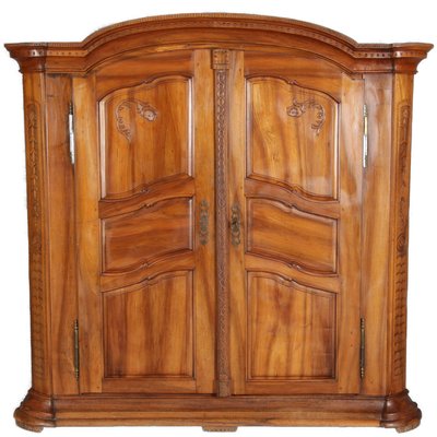 Baroque Cabinet in Walnut with Carvings, 18th Century-DXD-931700