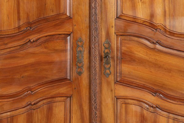 Baroque Cabinet in Walnut with Carvings, 18th Century-DXD-931700