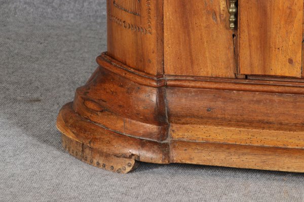 Baroque Cabinet in Walnut with Carvings, 18th Century-DXD-931700