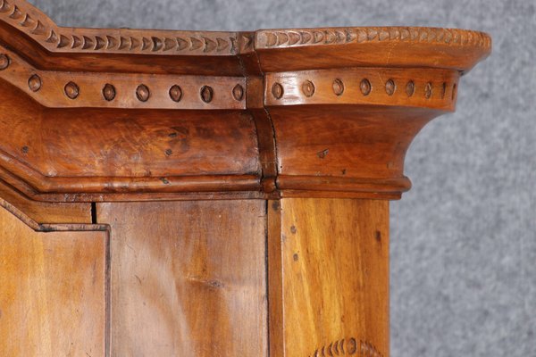 Baroque Cabinet in Walnut with Carvings, 18th Century-DXD-931700