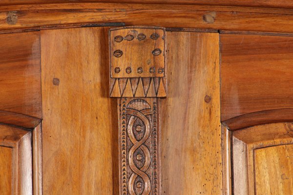 Baroque Cabinet in Walnut with Carvings, 18th Century-DXD-931700